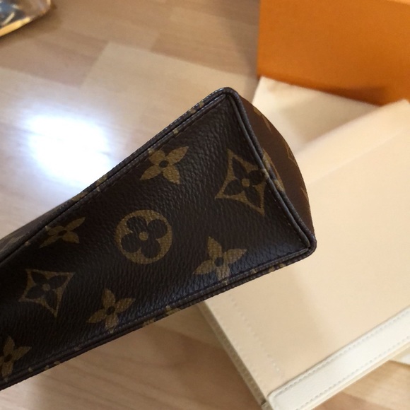 W/Receipt 🌸🌸 NEW 🌸🌸 Louis Vuitton T-26 with Crossbody Strap - Picture 10 of 15